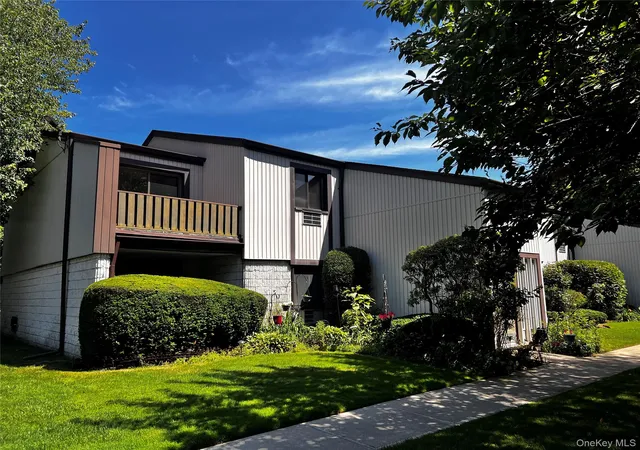 Photo 1 of Sale Pending at 71 Richmond Blvd #3B, Islip, NY 11779 | MLS# 1031627 | Listing updated on 2026-08-28