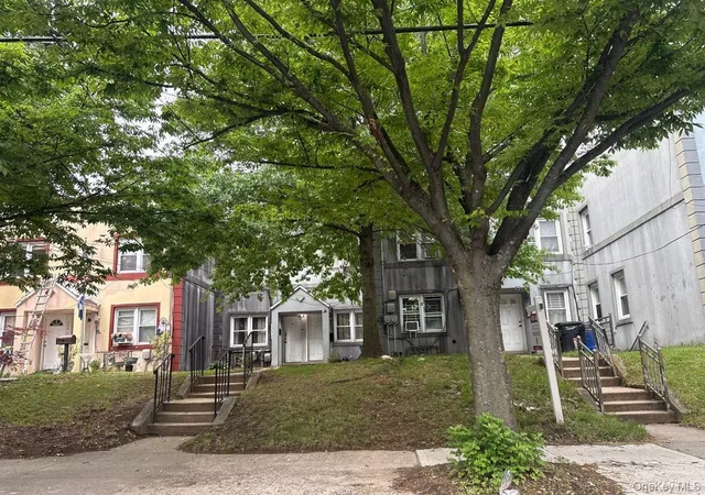 2nd image of 140 28 184th St, New York, NY 11413 | MLS# 1031633