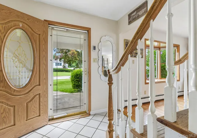 Photo 3 of Single family home for sale at 21 Manchester Ln, Brookhaven, NY 11790 | MLS# 1031657 | Listing updated on 2026-09-06