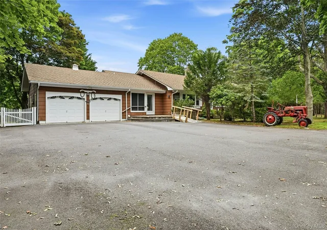 Photo 4 of Sale Pending at 31 Tuthill Point Rd, Brookhaven, NY 11940 | MLS# 1031681 | Listing updated on 2026-08-26