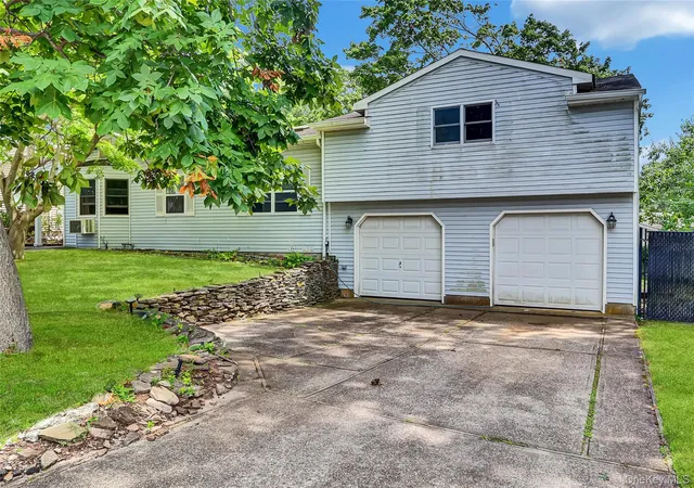 Photo 3 of Sale Pending at 80 Broadway, Islip, NY 11779 | MLS# 1031695 | Listing updated on 2026-09-01