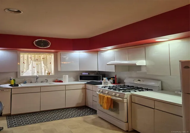 2nd image of 70 22 68th St, New York, NY 11385 | MLS# 1031721