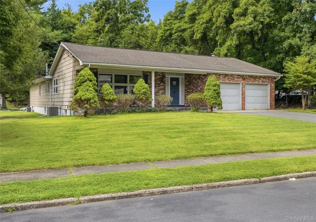 Photo 3 of Sale Pending at 17 Little Brk Ln, Clarkstown, NY 10956 | MLS# 1031725 | Listing updated on 2026-09-02