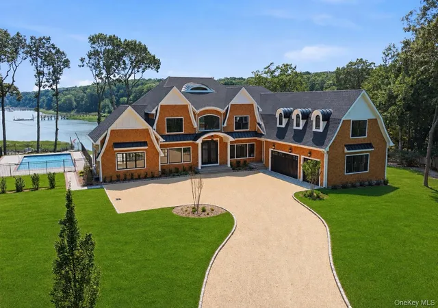 Photo 1 of Mansion for sale at 106 Cove Rd, Huntington, NY 11768 | MLS# 1031732 | Listing updated on 2026-09-07