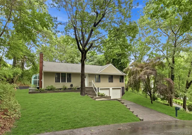 Photo 2 of Sale Pending at 15 Seaside Ave, Brookhaven, NY 11789 | MLS# 1031736 | Listing updated on 2026-08-21