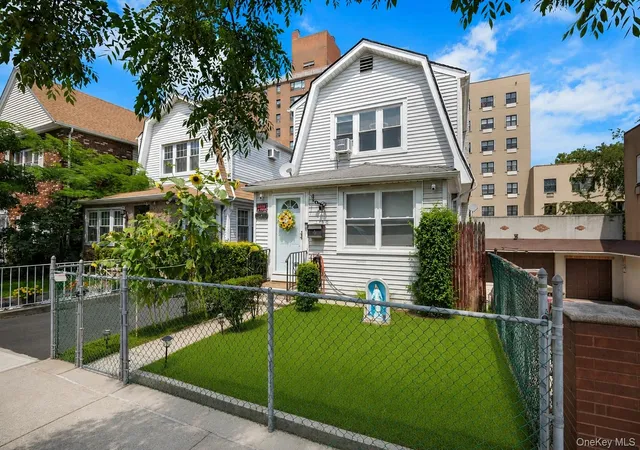Photo 1 of Sale Pending at 1736 Parkview Ave, New York, NY 10461 | MLS# 1031745 | Listing updated on 2026-08-31