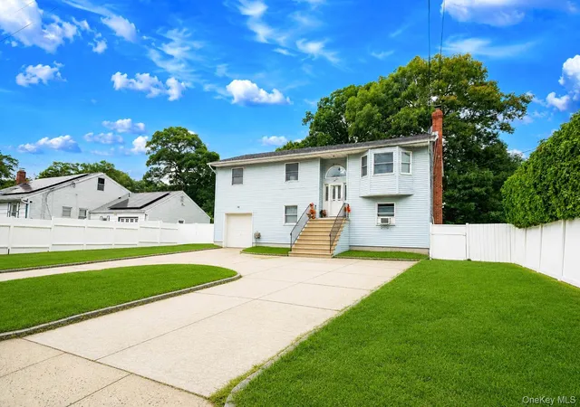 2nd image of 107 Cedar Oaks Ave, Brookhaven, NY 11738 | MLS# 1031748