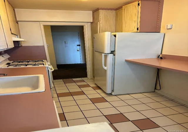 Photo 3 of Sale Pending at 151 15 84th Street #5N, New York, NY 11414 | MLS# 1031750 | Listing updated on 2026-08-27