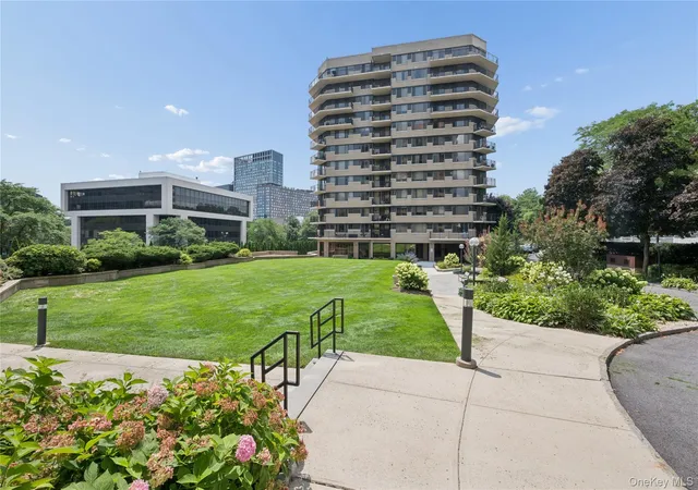 Listing Photo 2 - Condo for sale in building located at 25 Rockledge Ave, White Plains, NY 10601 - Unit #PH11
