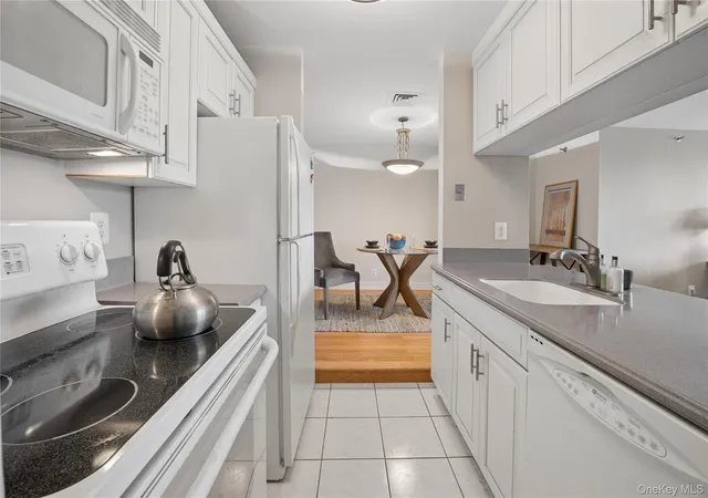 Photo 4 of Sale Pending at 25 Rockledge Ave #PH11, White Plains, NY 10601 | MLS# 1031761 | Listing updated on 2026-09-06