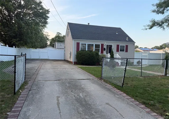 Photo 1 of Sale Pending at 51 E Cedar St, Islip, NY 11722 | MLS# 1031770 | Listing updated on 2026-08-15