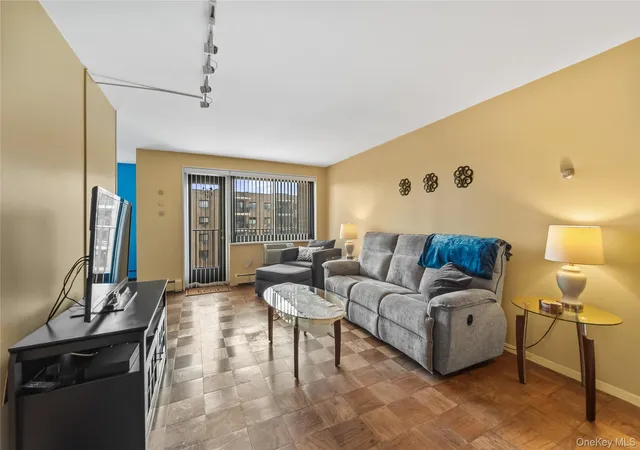 Photo 4 of House for sale at 100 E Hartsdale Ave #6LW, Greenburgh, NY 10530 | MLS# 1031783 | Listing updated on 2026-08-31