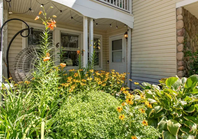 Listing Photo 4 - Condo for sale in building located at 6 Burnham Ct, Fishkill, NY 12524