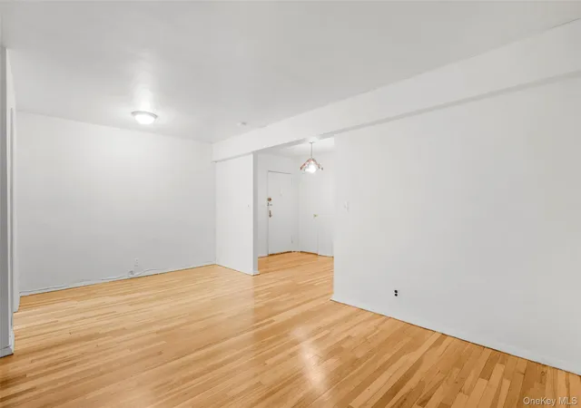 Photo 3 of Sale Pending at 125 Bronx River Rd #7A, Yonkers, NY 10704 | MLS# 1031807 | Listing updated on 2026-08-27