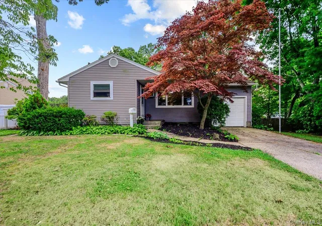 Photo 1 of Sale Pending at 3 Ronald Ln, Islip, NY 11782 | MLS# 1031811 | Listing updated on 2026-08-18