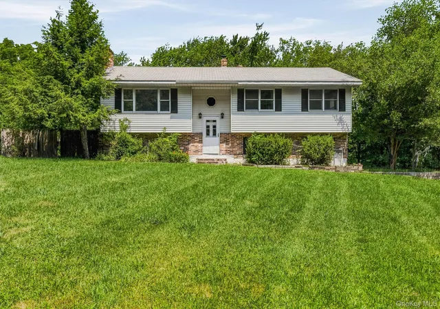 Photo 4 of Single family home for sale at 255 Woodcock Mountain Rd, Blooming Grove, NY 12577 | MLS# 1031814 | Listing updated on 2026-09-22