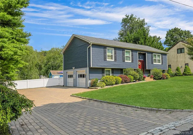 Photo 2 of Sale Pending at 3320 Chelsey St, Yorktown, NY 10547 | MLS# 1031827 | Listing updated on 2026-09-01