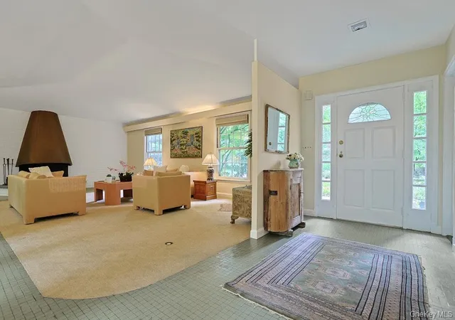 Photo 4 of Single family home for sale at 115 Whippoorwill Rd, North Castle, NY 10504 | MLS# 1031846 | Listing updated on 2026-10-04