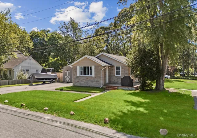 Photo 3 of Sale Pending at 277 Mckinley Dr, Brookhaven, NY 11951 | MLS# 1031856 | Listing updated on 2026-09-19