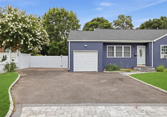 Photo 3 of Single family home for sale at 308 Hancock St, Islip, NY 11717 | MLS# 1031860 | Listing updated on 2026-09-20