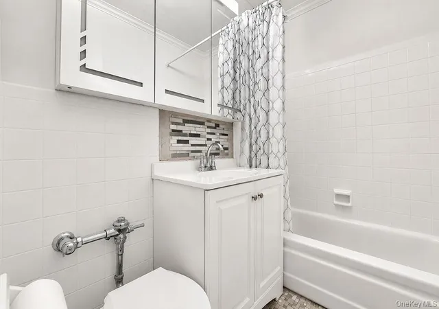 2nd image of 9910 60Th Ave, New York, NY 11368