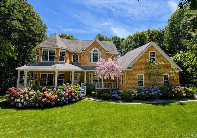 Photo 4 of Single family home for sale at 143 Malloy Dr, Southampton, NY 11942 | MLS# 1031875 | Listing updated on 2026-10-10