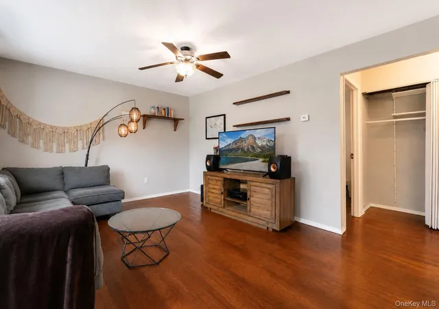 Photo 4 of Sale Pending at 491 Smith St, Islip, NY 11722 | MLS# 1031878 | Listing updated on 2026-08-19