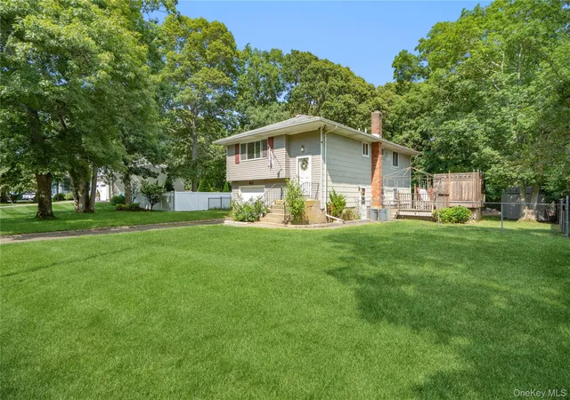 Photo 3 of Sale Pending at 417 Winters Dr N, Brookhaven, NY 11950 | MLS# 1031894 | Listing updated on 2026-08-29