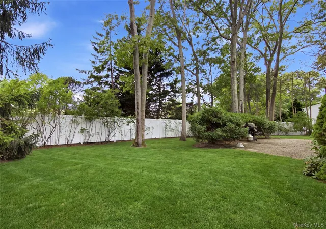 24th image of 4 Smithtown Crescent, Smithtown, NY 11787 | MLS# 1031895