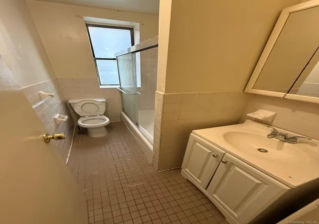 Photo 3 of House for sale at 2116 Honeywell Ave #5, New York, NY 10460 | MLS# 1031898 | Listing updated on 2026-09-29