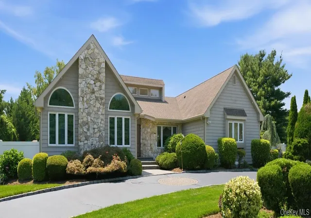 Photo 1 of Sale Pending at 14 Paddock Dr, Huntington, NY 11768 | MLS# 1031907 | Listing updated on 2026-08-12
