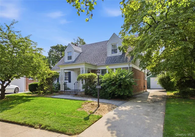 Photo 1 of Sale Pending at 102 Stephan Marc Ln, North Hempstead, NY 11040 | MLS# 1031921 | Listing updated on 2026-08-19