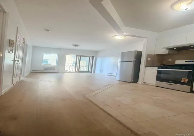 Photo 2 of Sale Pending at 4231 Colden St #R1H, New York, NY 11355 | MLS# 1031925 | Listing updated on 2026-08-14