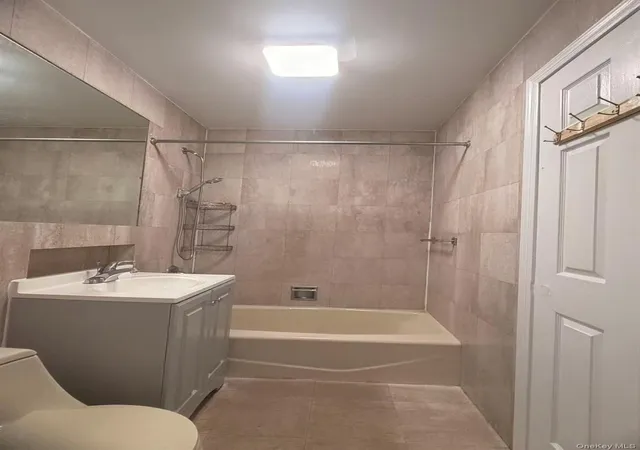 Photo 4 of Sale Pending at 4231 Colden St #R1H, New York, NY 11355 | MLS# 1031925 | Listing updated on 2026-08-14