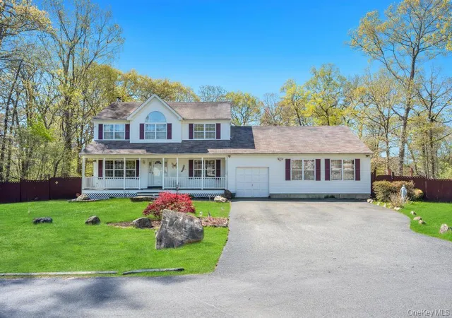 Photo 1 of Single family home for sale at 32 Prince Rd, Brookhaven, NY 11778 | MLS# 1031938 | Listing updated on 2026-09-19