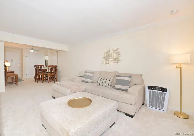 4th image of 4 Birchwood Ct, Hempstead, NY 11030