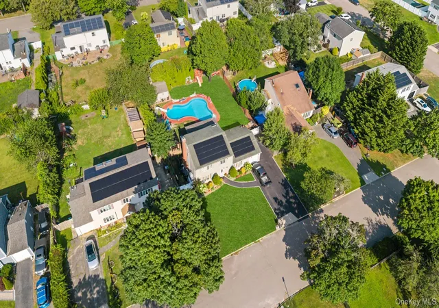 Photo 3 of Single family home for sale at 7 Sprat St, Brookhaven, NY 11763 | MLS# 1031946 | Listing updated on 2026-08-02