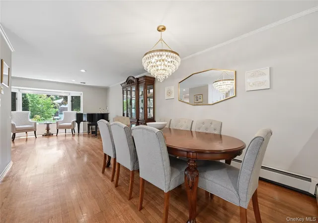 Photo 4 of Sale Pending at 7 Wren Dr, Oyster Bay, NY 11797 | MLS# 1031980 | Listing updated on 2026-08-19