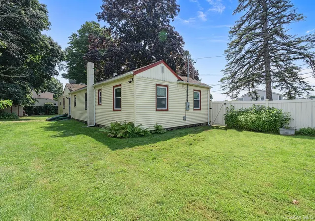 Photo 3 of Single family home for sale at 125 1st Street, Islip, NY 11717 | MLS# 1031986 | Listing updated on 2026-09-13
