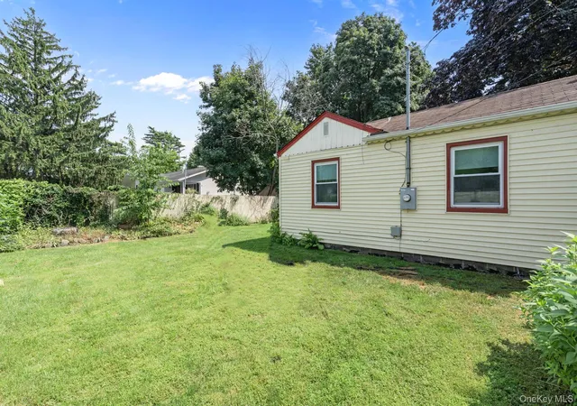 Photo 4 of Single family home for sale at 125 1st Street, Islip, NY 11717 | MLS# 1031986 | Listing updated on 2026-09-13