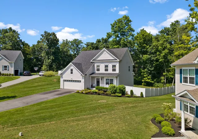 2nd image of 20 Karen Ct, Poughkeepsie (town), NY 12603 | MLS# 1031987