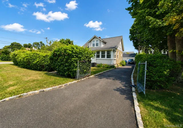 Photo 2 of Sale Pending at 185 Ferndale Blvd, Islip, NY 11751 | MLS# 1031989 | Listing updated on 2026-08-11