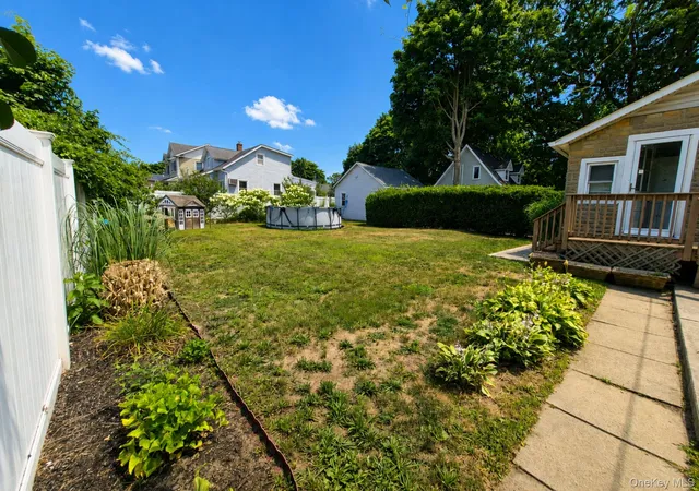 Photo 3 of Sale Pending at 185 Ferndale Blvd, Islip, NY 11751 | MLS# 1031989 | Listing updated on 2026-08-11