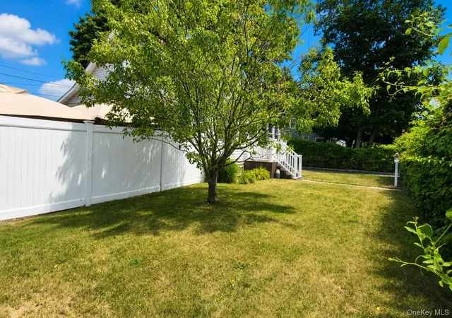 Photo 4 of Sale Pending at 185 Ferndale Blvd, Islip, NY 11751 | MLS# 1031989 | Listing updated on 2026-08-11