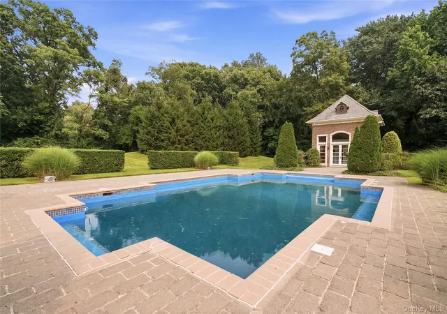 37th image of 33 Chicken Valley Rd, Oyster Bay, NY 11545 | MLS# 1031994