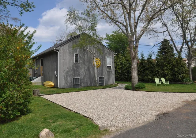 1st image of 14 Hoover Ct, East Hampton, NY 11954 | MLS# 1032010