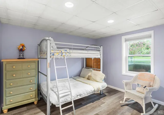 11th image of 14 Hoover Ct, East Hampton, NY 11954 | MLS# 1032010