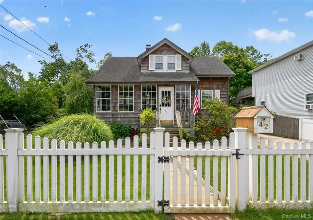 Photo 1 of Sale Pending at 42 Cedar St, Islip, NY 11751 | MLS# 1032012 | Listing updated on 2026-09-02