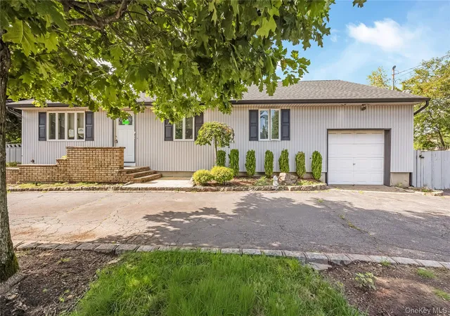 Photo 1 of Sale Pending at 371 Grand Blvd, Babylon, NY 11729 | MLS# 1032030 | Listing updated on 2026-08-27