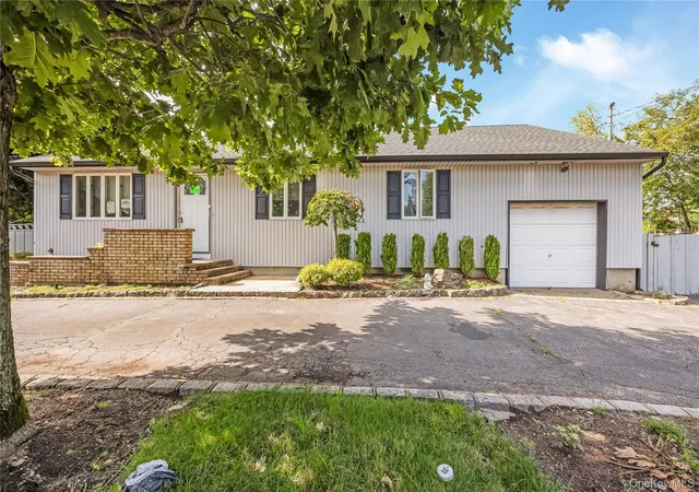 Photo 2 of Sale Pending at 371 Grand Blvd, Babylon, NY 11729 | MLS# 1032030 | Listing updated on 2026-08-27